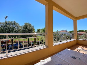 Apartment (Vita A2+2) | Balcony