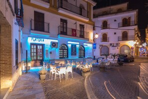 Front of property – evening/night - Hotel Platería by Bossh Hotels (Ecija)