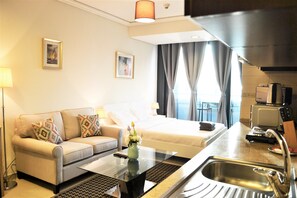 Living area - Ascapes Goldcrest Views 2 Tower (Dubai)