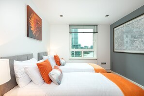 3 bedrooms, premium bedding, individually decorated - River view Luxury 3bed flat with views (London)