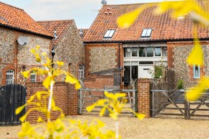 Exterior - Cog Cottage, Great Walsingham. Norfolk (Great Walsingham)