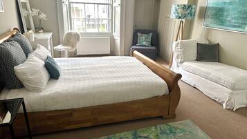 2 bedrooms, desk, iron/ironing board, travel cot