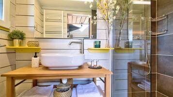 Suite | Kamar mandi | Shower, pancuran hujan, dan perlengkapan mandi desainer