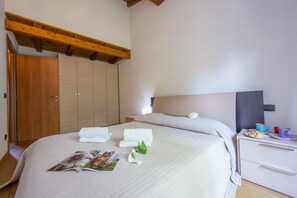 2 chambres, accĂšs Internet, draps fournis