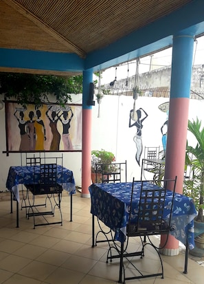 Café da manhã continental todos os dias (XOF 2500 por pessoa)