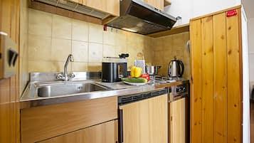 Fridge, microwave, stovetop, toaster