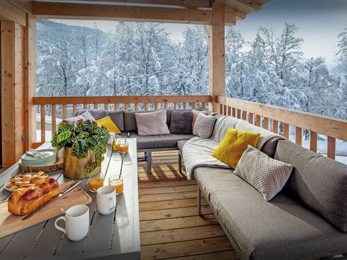Chalet Elomaz for 14 (13 adults max) La Clusaz, indoor pool - OVO Network