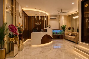 Lobby - Hotel Perfectionist by Kelvish Hotel (New Delhi)