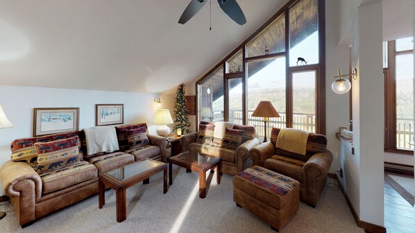 Chalet | Living room | Flat-screen TV - Bent Tree (Stockbridge)