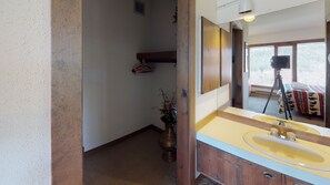 Chalet | Bathroom