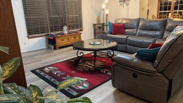 Smart TV, videogames, DVD player, livros