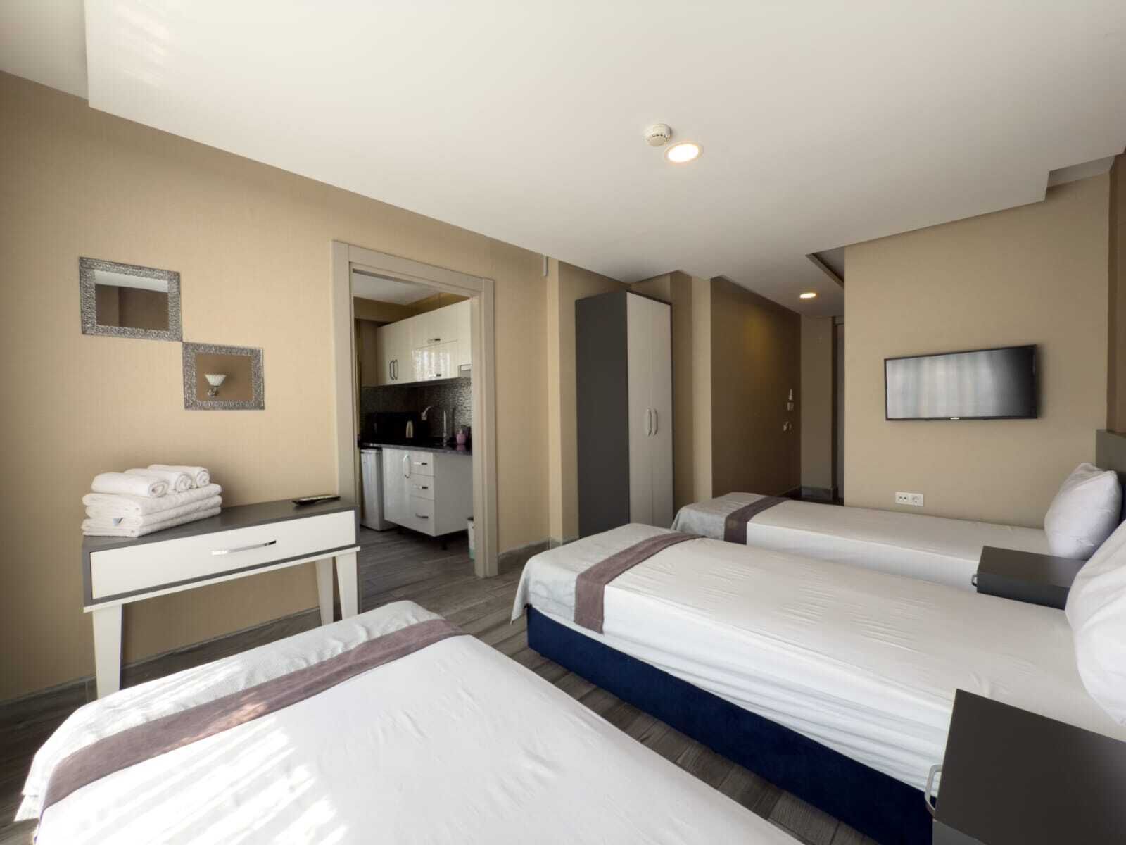 Cubrecamas, colchones con efecto memoria y escritorio 