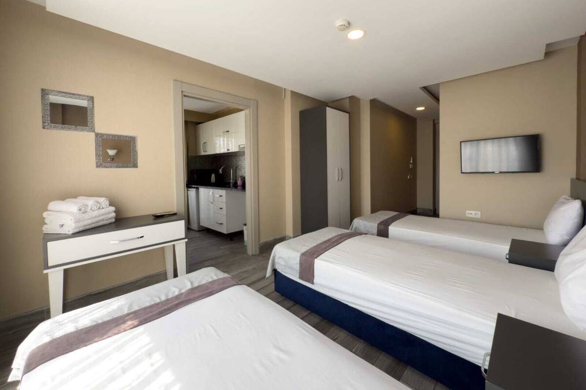 1 bedroom, down duvets, memory-foam beds, desk