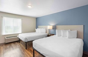 Standard Studio, 2 Queen Beds, Non Smoking, Refrigerator & Microwave | Desk, laptop workspace, iron/ironing board, free WiFi - Extended Stay America Suites - Philadelphia - Plymouth Meeting - West (Plymouth Meeting)