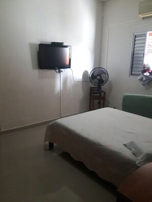 3 habitaciones, tabla de planchar con plancha y wifi gratis 