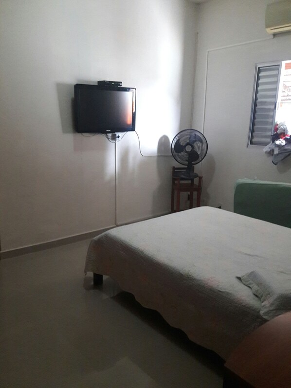 3 bedrooms, iron/ironing board, free WiFi
