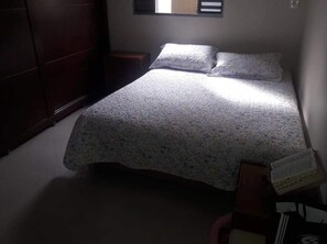 3 chambres, fer et planche à repasser, accès au Wi-Fi (inclus)