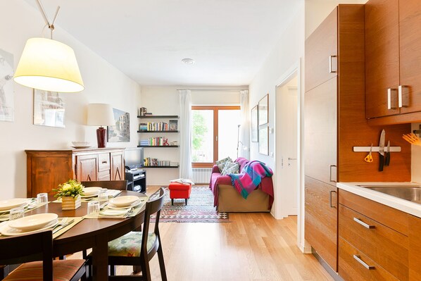 Apartment, 2 Bedrooms | In-room dining