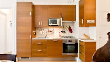 Apartment, 2 Schlafzimmer | Eigene Küche | Kühlschrank, Mikrowelle, Ofen, Herdplatte