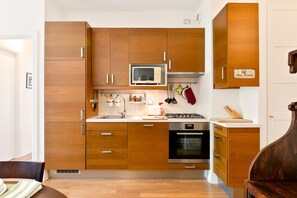 Apartment, 2 Bedrooms | Private kitchen