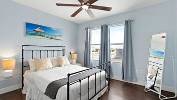 2 slaapkamers, een strijkplank/strijkijzer, gratis wifi, beddengoed