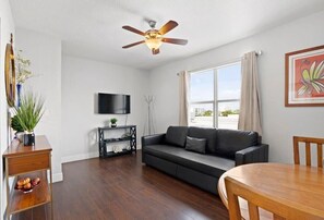 Smart TV - Sunlit 2-Bed Oasis: Steps to Miami Beach! (Miami Beach)