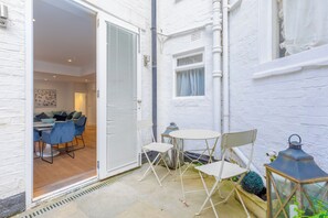 Outdoor dining - Modern 1 Bed | WiFi | Pvt Courtyard | Westminster (London)