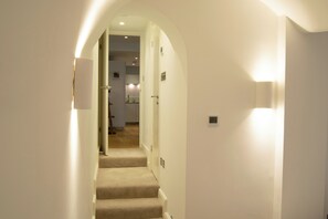 Interior - Modern 1 Bed | WiFi | Pvt Courtyard | Westminster (London)