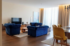 Presidential Suite, 1 King Bed | Living area
