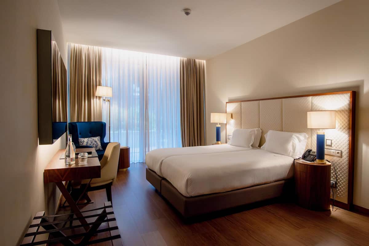 Coffres-forts dans les chambres, bureau