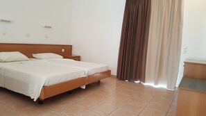 Standard Room | In-room safe, desk, soundproofing, free WiFi - Pefkos Blue Hotel (Rhodes)