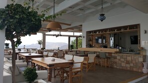 Poolside bar