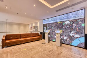 Reception - Hub By Premier Inn London - Soho (London)