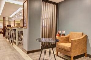 Bar (on property) - Premier Inn Royal Tunbridge Wells (Royal Tunbridge Wells)