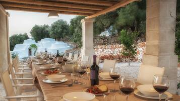 Outdoor dining