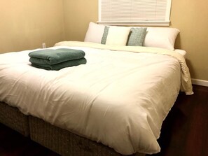 4 chambres, fer et planche à repasser, Wi-Fi, literie fournie