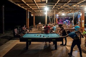 Billiards - Hospedaje Tipico El Retiro - Hostel (San Agustin Lanquin)