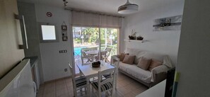 TV - APARTMENT NEXT TO COVE DEL PI. AND OTHER BEAUTIFUL BEACHES.  VIEW OVER POOL. (Platja d'Aro)