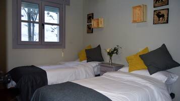 Twin Room | Free WiFi, bed sheets