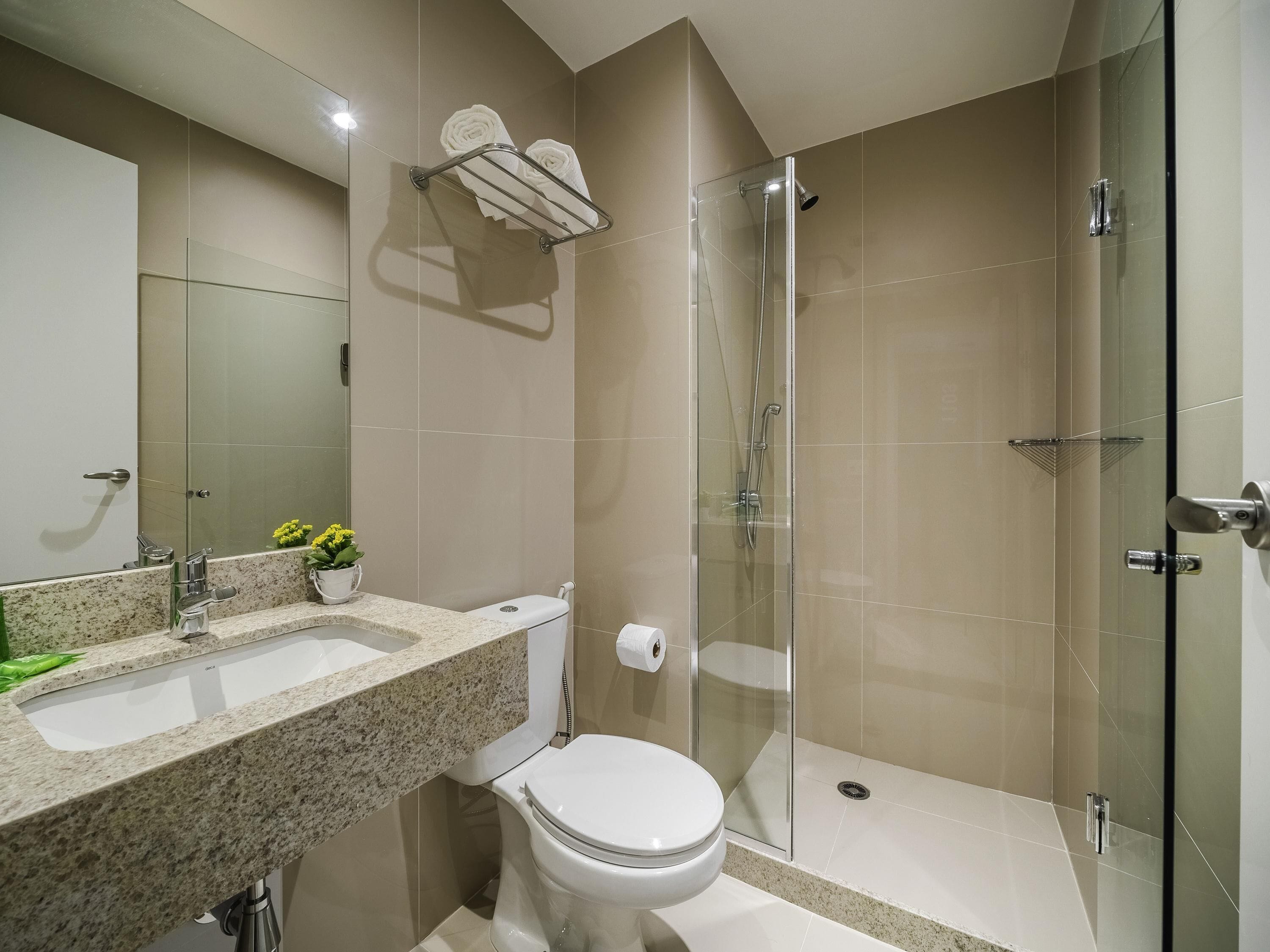 shower, rainfall showerhead, eco-friendly toiletries, hair dryer