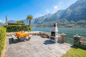 Outdoor dining - Casa Bader, Riva San Vitale, Switzerland (Riva San Vitale)