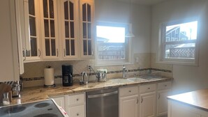 茶具/咖啡用具、冰箱、微波炉、烤箱