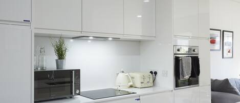 Luxury-Haus | Eigene Küche | Kühlschrank, Mikrowelle, Ofen, Herdplatte