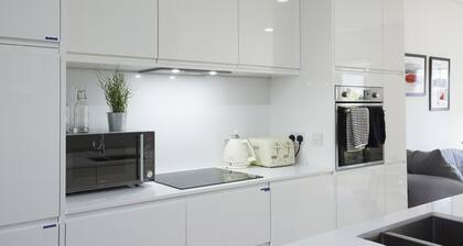 Stylish modern home in Manchester city centre with parking