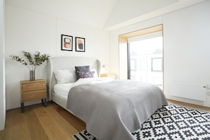 Stylish Modern Home | 4 bedrooms, premium bedding, individually decorated - Stylish modern home in Manchester city centre with parking (Salford)
