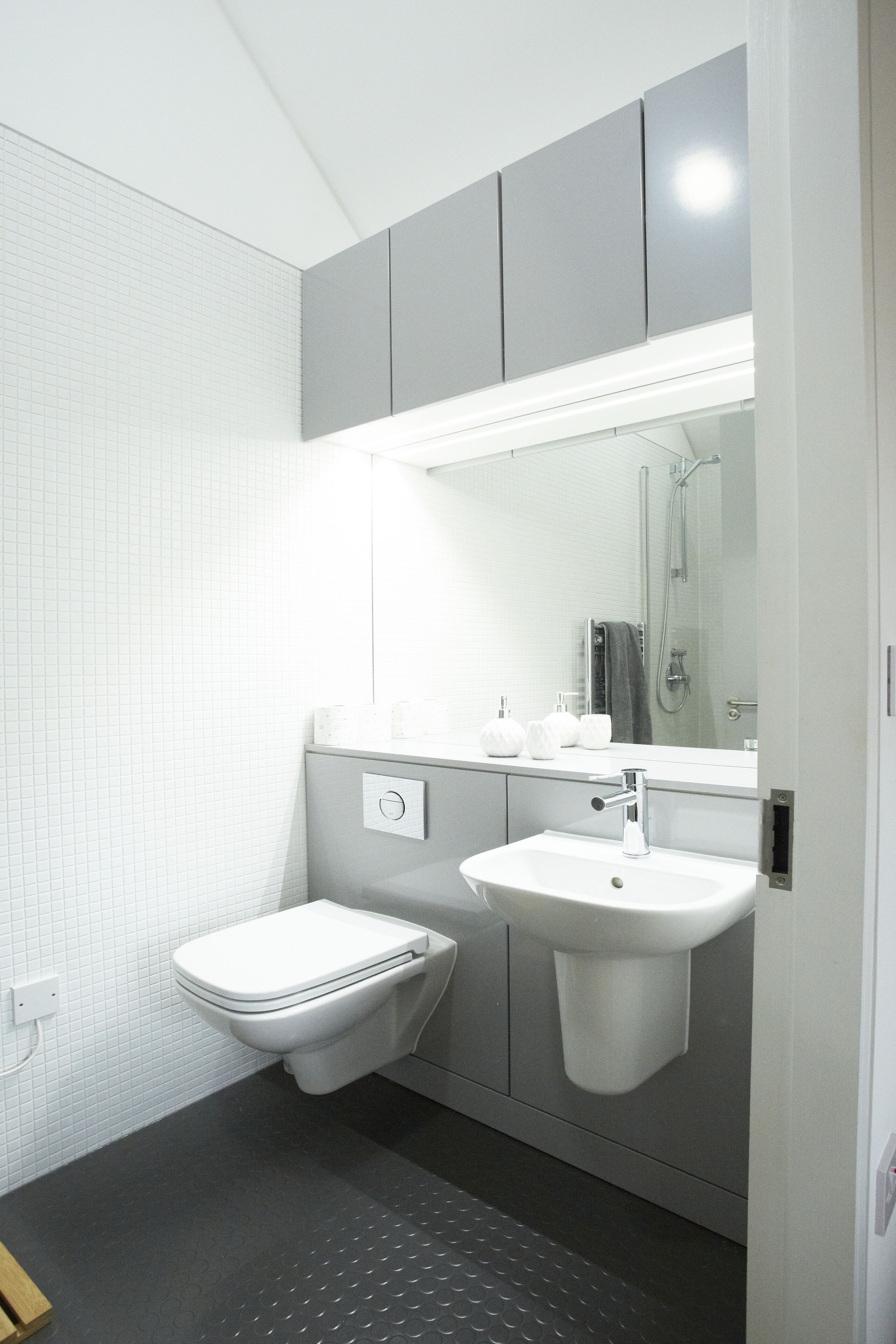 Luksus-hus | Badeværelse | Gratis toiletartikler, hårtørrer, håndklæder, Sæbe