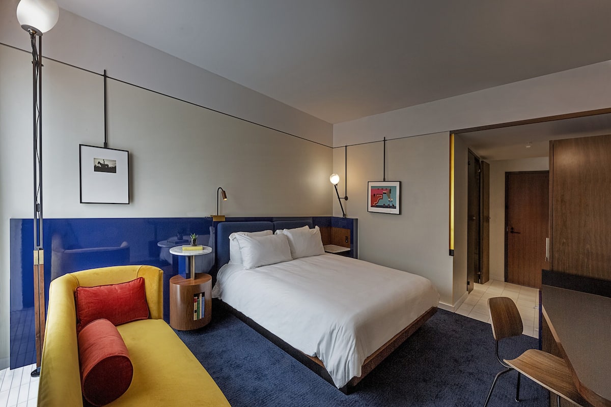 Minibar, in-room safe, individually decorated, individually furnished