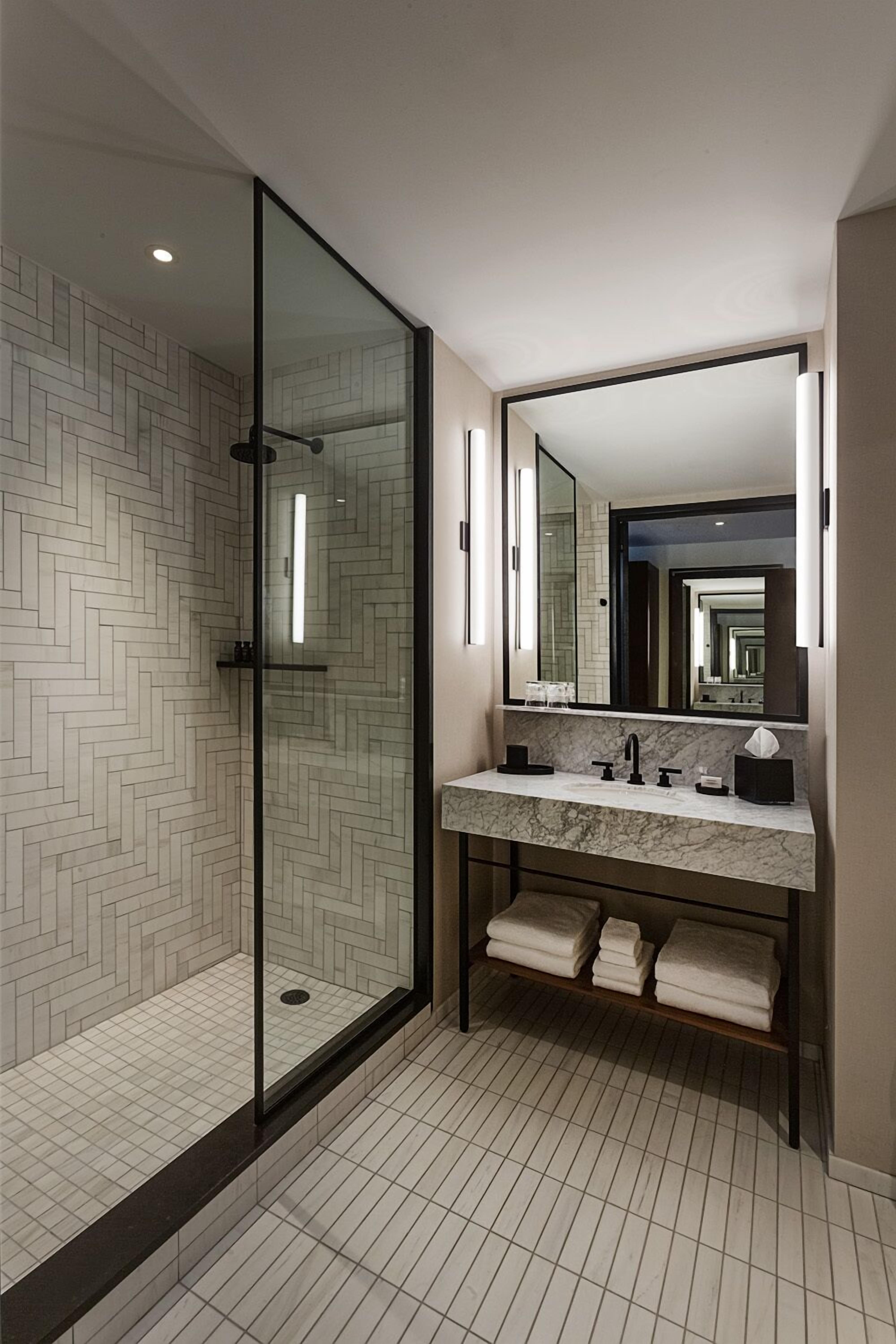 courtyard two queens ada | bathroom | designer toiletries, hair dryer, towels, soap