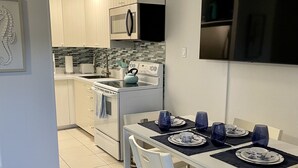 茶具/咖啡用具、冰箱、微波炉、烤箱