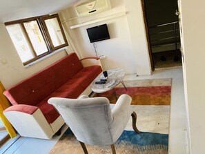 1 chambre, espace de travail pour ordinateur portable, draps fournis